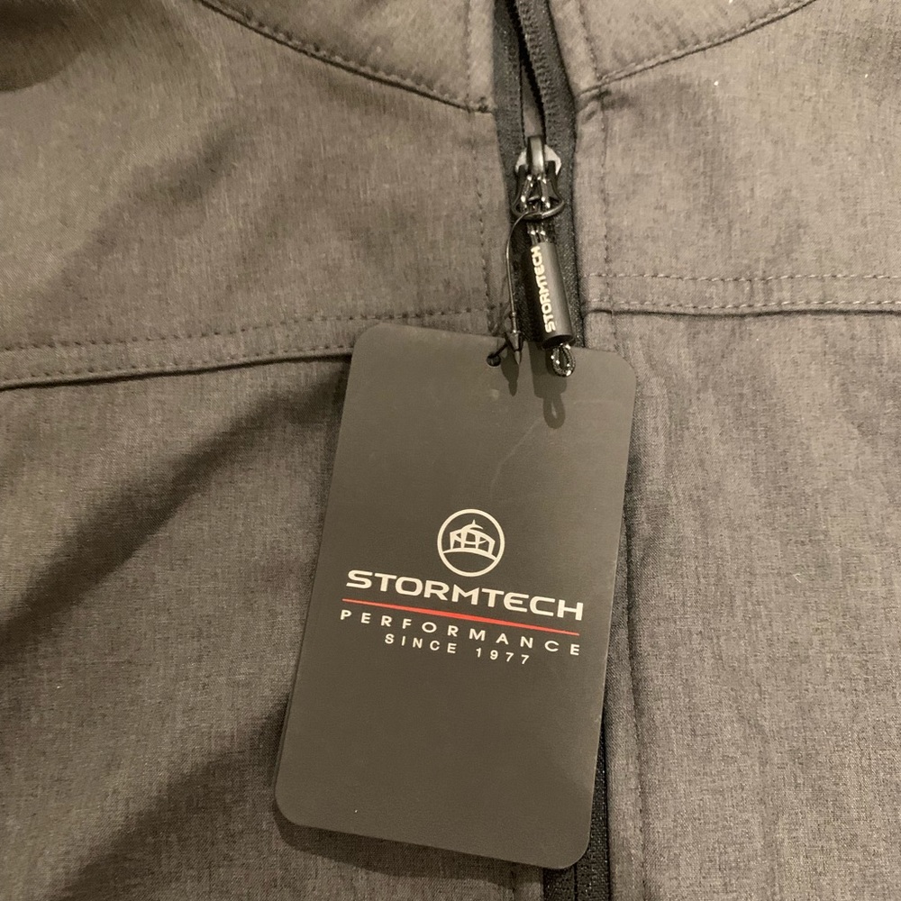 🆕 Storm tech Jacket - Picture 5 of 8